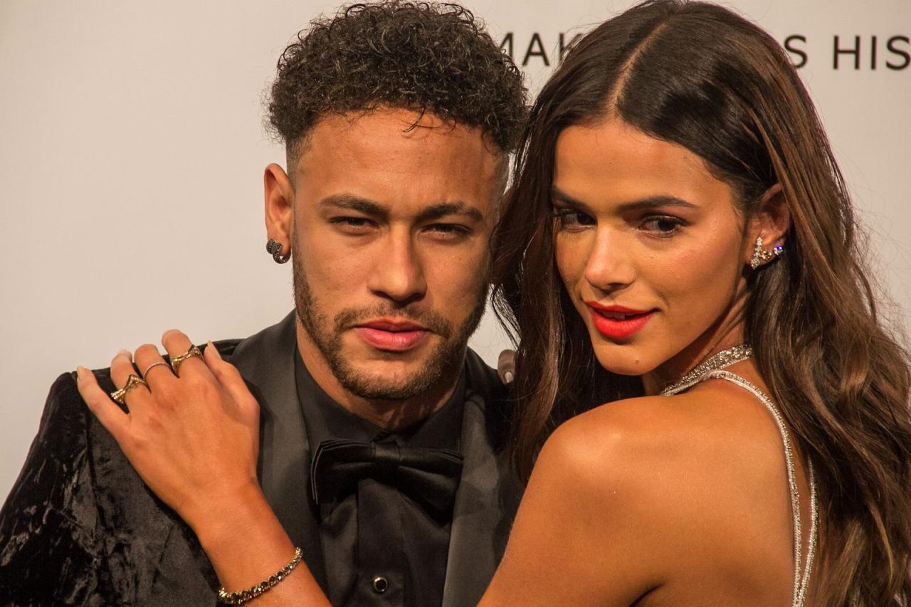 Foto dan profil Neymar Jr. dan hubungannya dengan Carolina Dantas