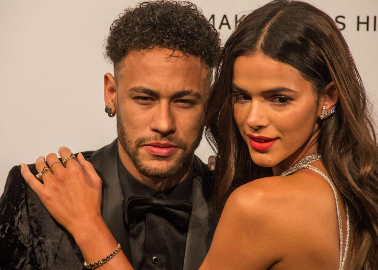 Foto dan profil Neymar Jr. dan hubungannya dengan Carolina Dantas