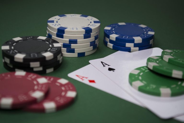Alasan Live Casino Semakin Populer dan Banyak Peminat